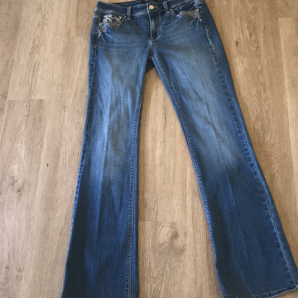 🍁🍂🍁White House Black Market Boot Leg 4R denim jeans